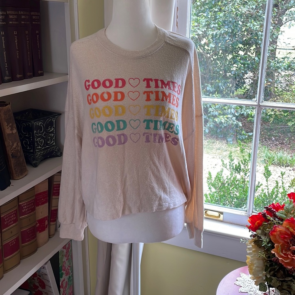 ⭐️ 3/$15 Juniors Good Times Rainbow Boutique Sweater Size Small